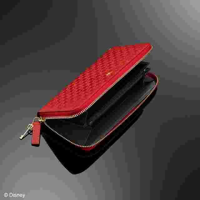 Screenshot for the game Kingdom Hearts Two-Color Wallet - Red/Black