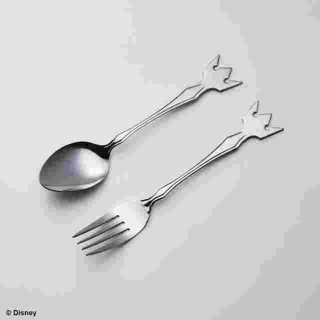 Screenshot for the game KINGDOM HEARTS FORK & SPOON SET - CROWN SILVER