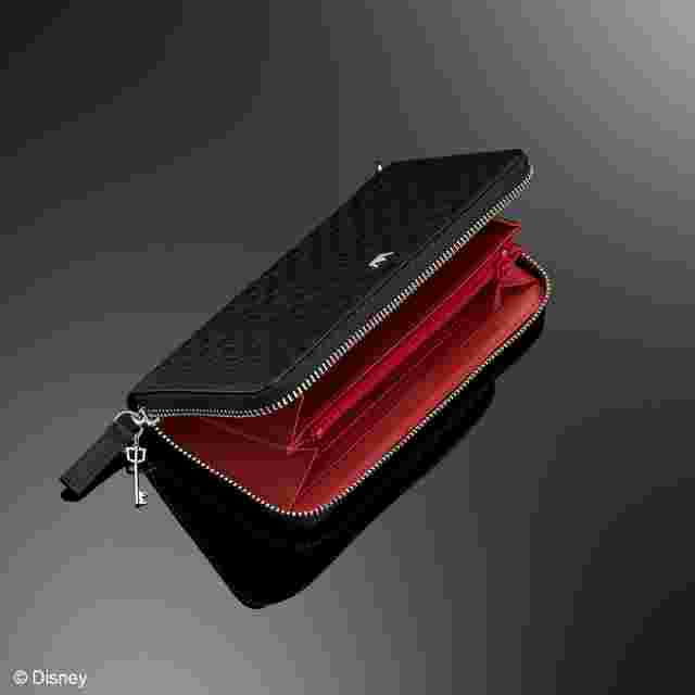 Screenshot for the game Kingdom Hearts Two-Color Wallet - Black/Red